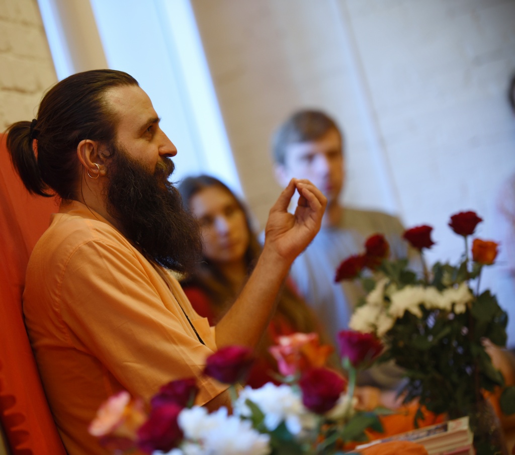 Гуру Йоги Матсьендранатх Махарадж Гуру Йоги Матсьендранатх Махарадж